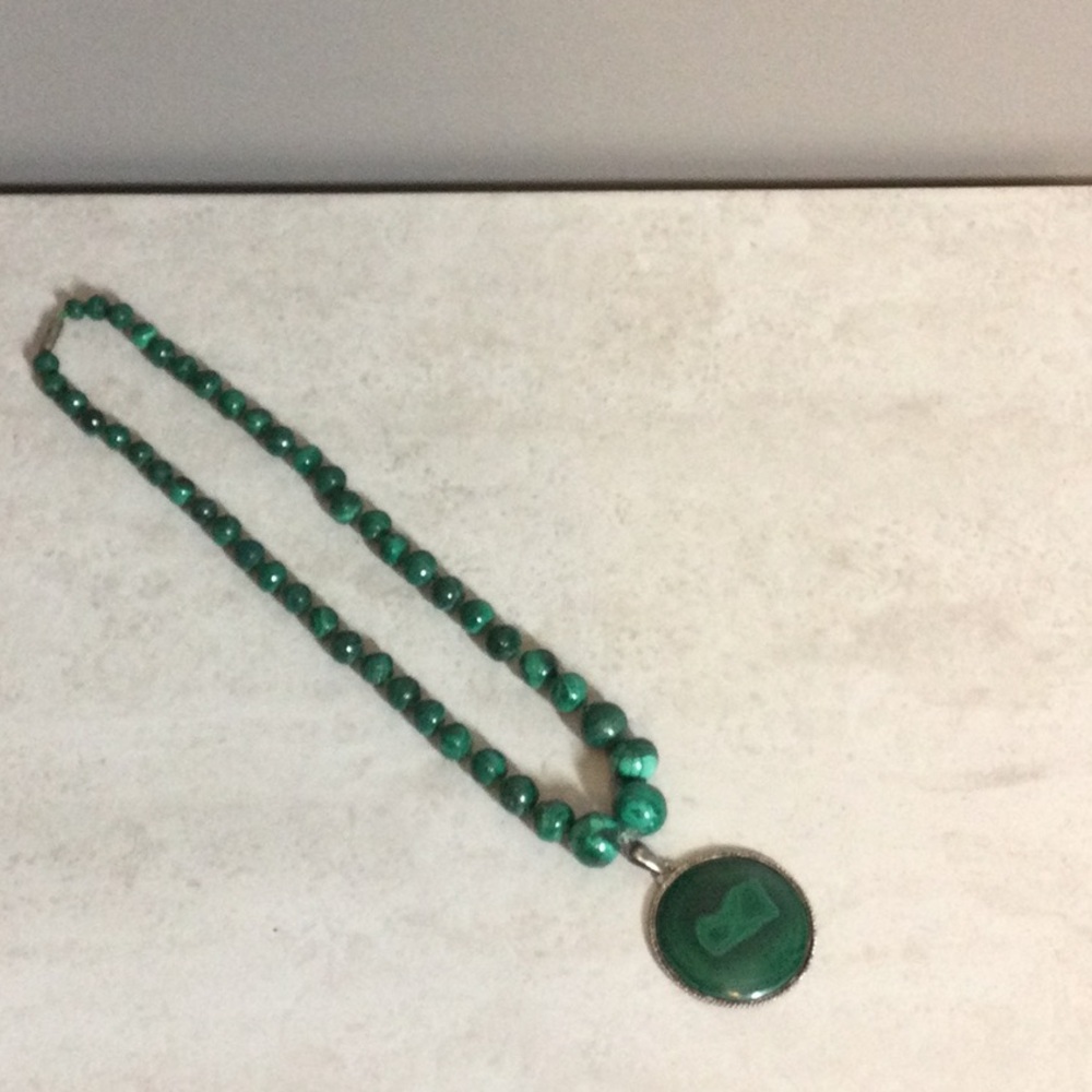 Emerald green beaded necklace with drop pendant